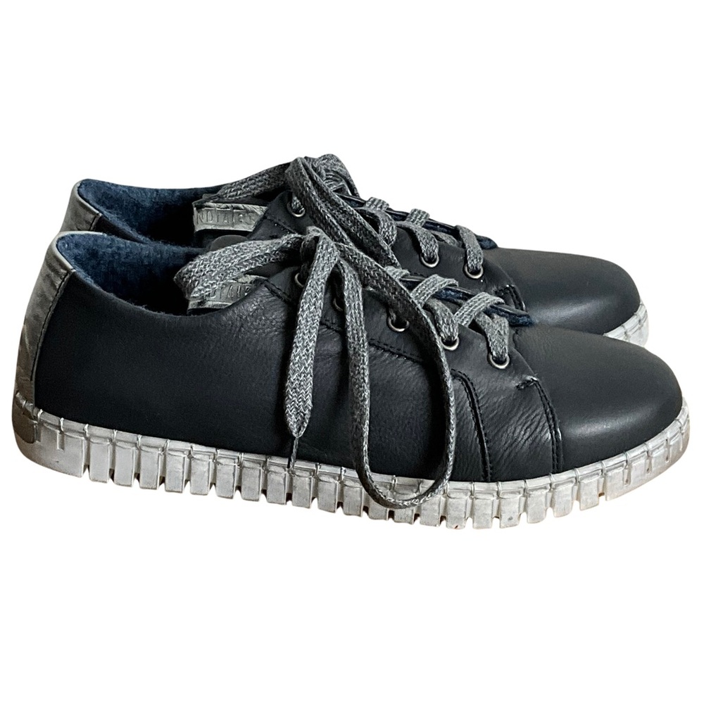 Andia Fora Wool Lined Navy Leather Sneaker, New in Box.